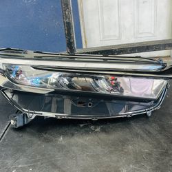 Honda CR-V 2023-2025 Right Passenger Side Headlight Oem
