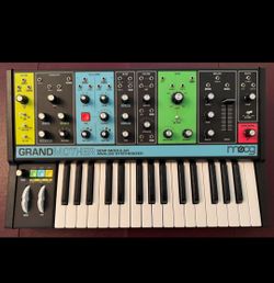 Moog grandmother