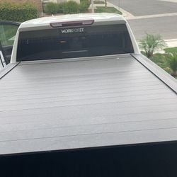 Retrax Pro Tonneau Cover