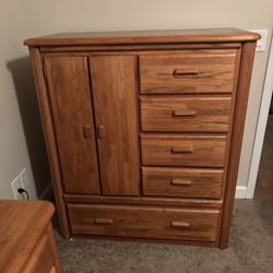 5 Piece Oak Bedroom Set 