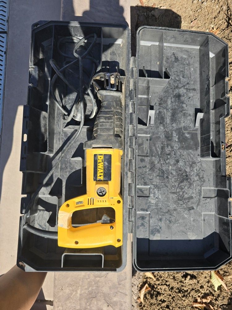 DeWalt Saw Saw