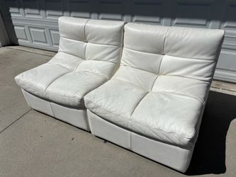 CHATEAU D'AX SPA White Couch Sofa Chairs Good Condition