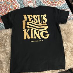 T-shirt Jesus Is King 