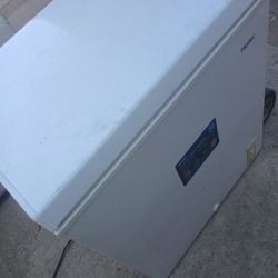 Title: Haier 5.0 cu. ft. Chest Freezer - Works Great & Clean Inside!