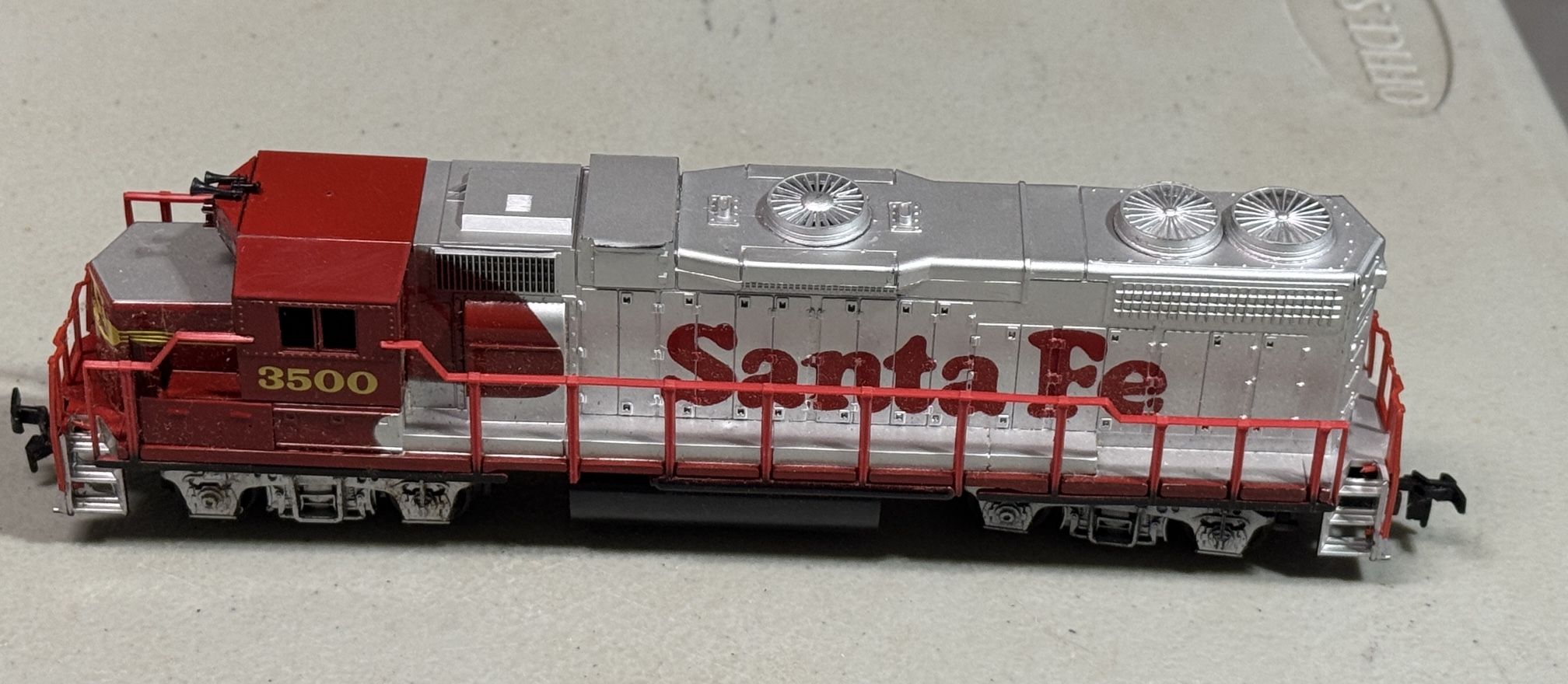 LIFE-LIKE HO - GP-38 Diesel Locomotive - Santa Fe #3500. Tested
