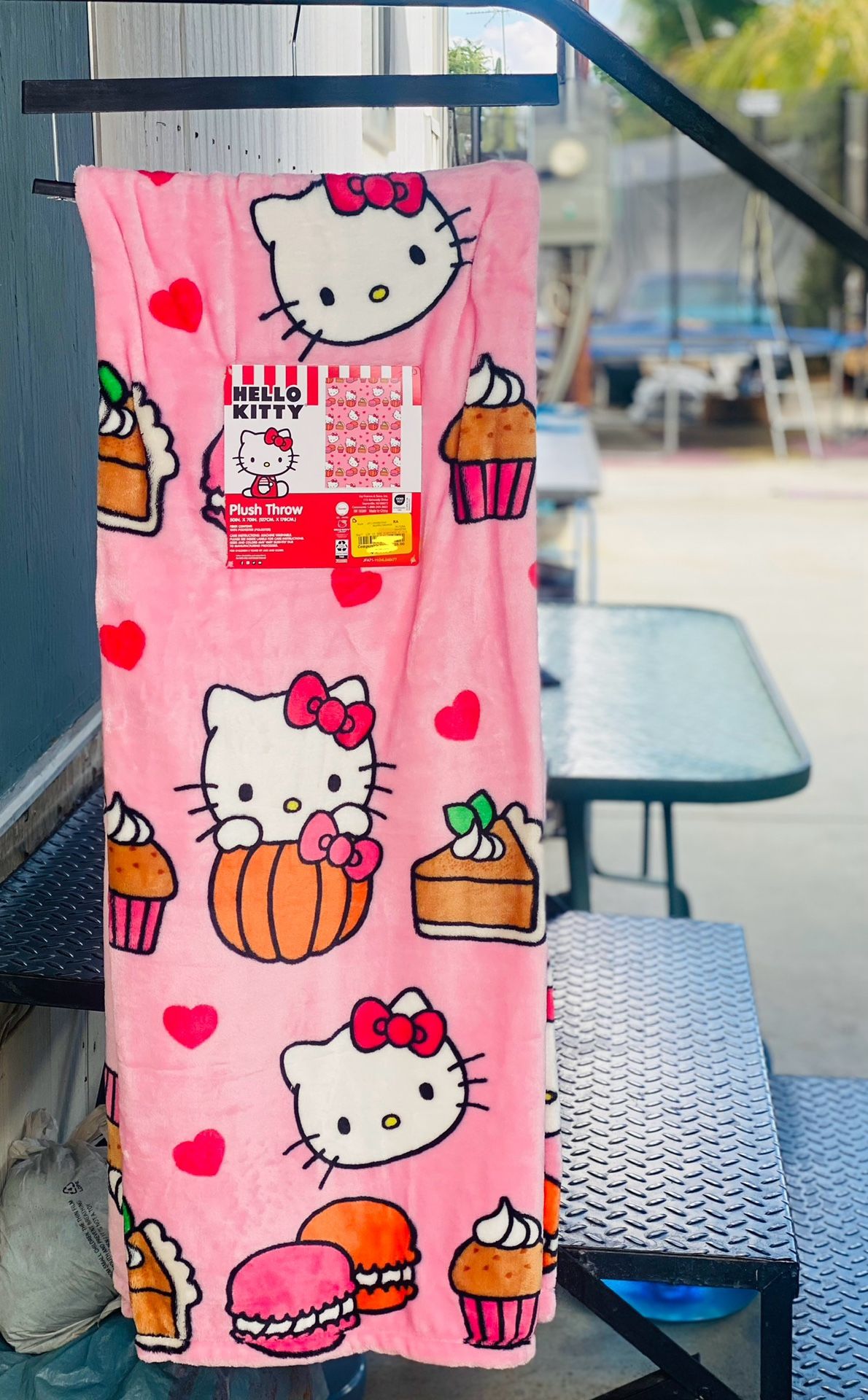 Hello kitty Throw 