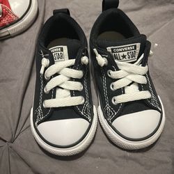 Toddler, black converse