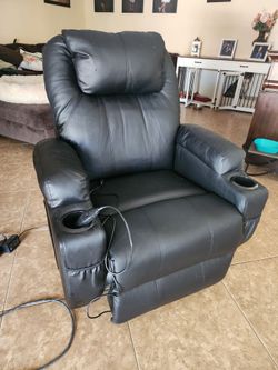 $100 Recliner All Electric and Massage Chair Paid $800