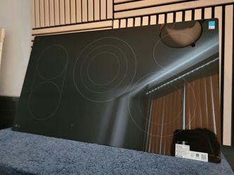 Black Premium LG Smart 36″ Ceramic Glass Cooktop – 5 Zones, ThinQ WiFi Control