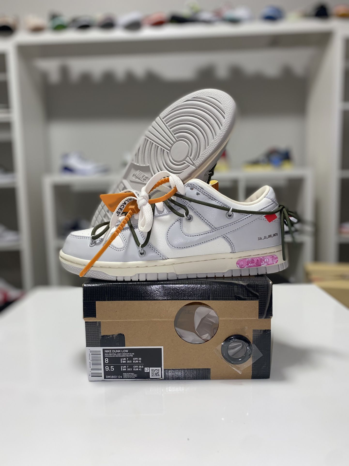 Off-White x Dunk Low 'Lot 22 of 50' DM1602-124