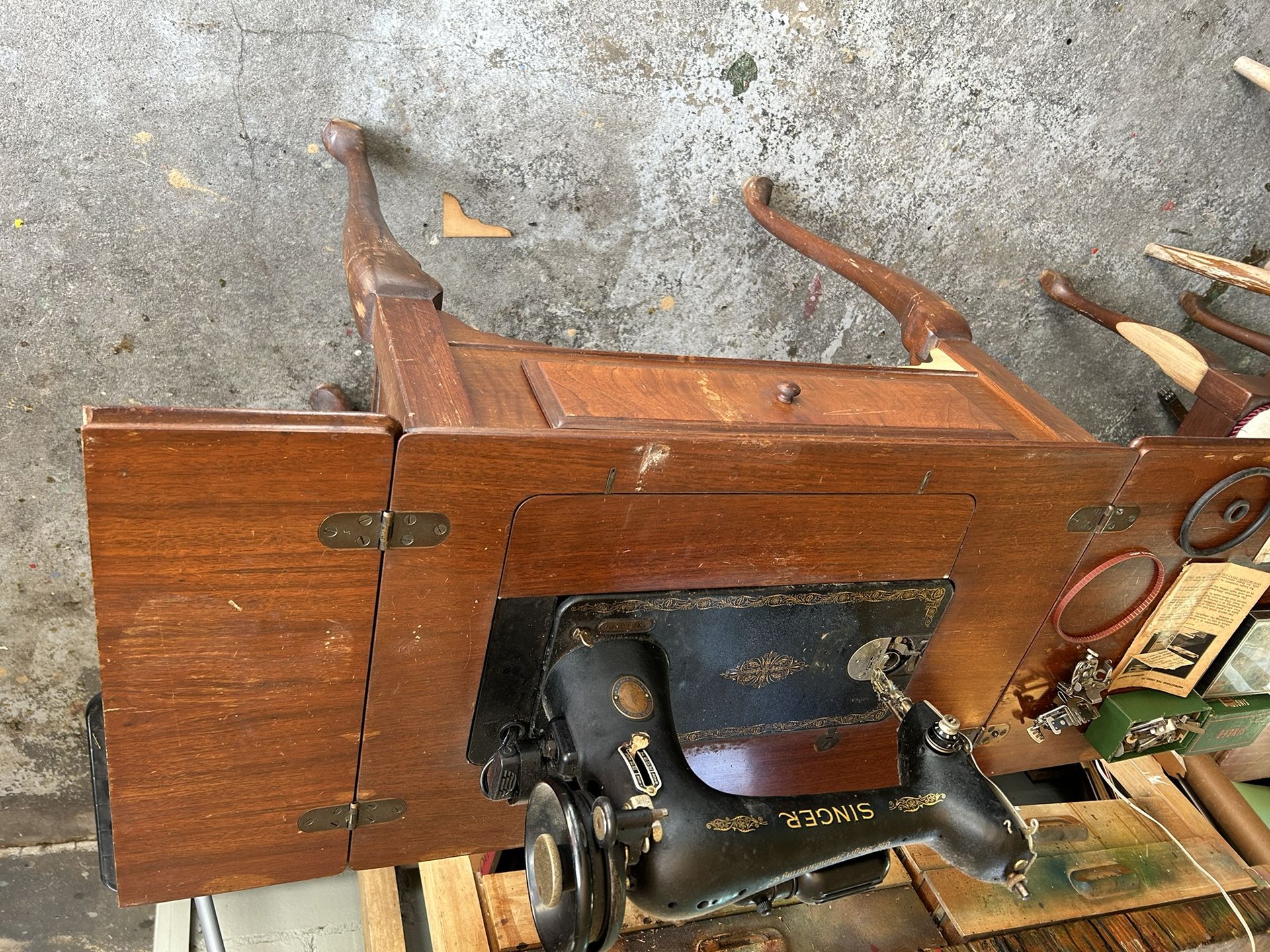 Singer Sewing Machine 1948 Ish