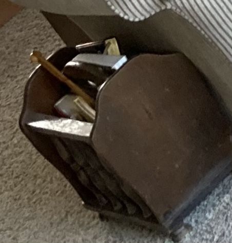  Free Magazine/book holder