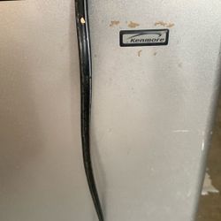 Kenmore Compact Refrigerator 