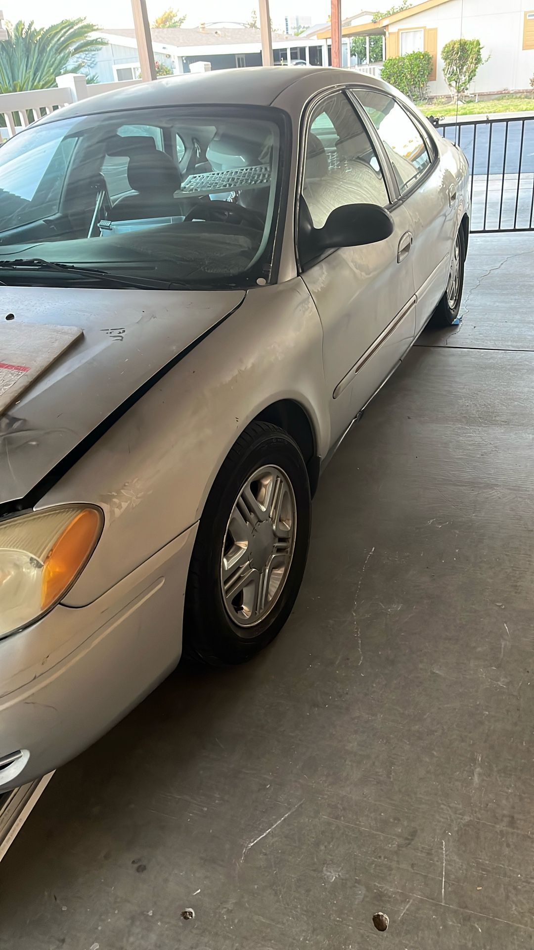 2005 Ford Taurus
