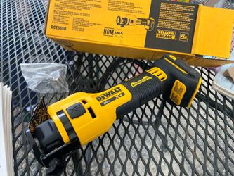 DeWalt Brushless Drywall Cutout tool DCE55B
