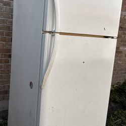 Frigidaire refrigerator 
