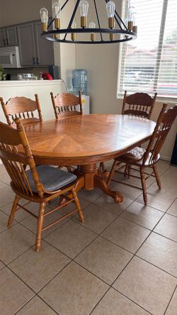 Dining room Table with chairs