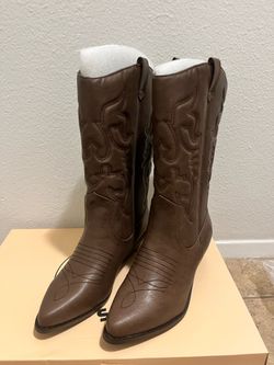 New Women’s Cowboy Boots Size 9