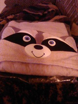 Avon Hooded Towel -Racoon