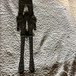 Old bolt Cutter