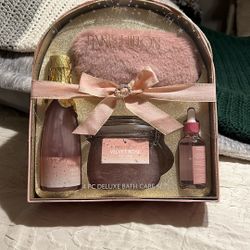 Paris Hilton Bath Care Set