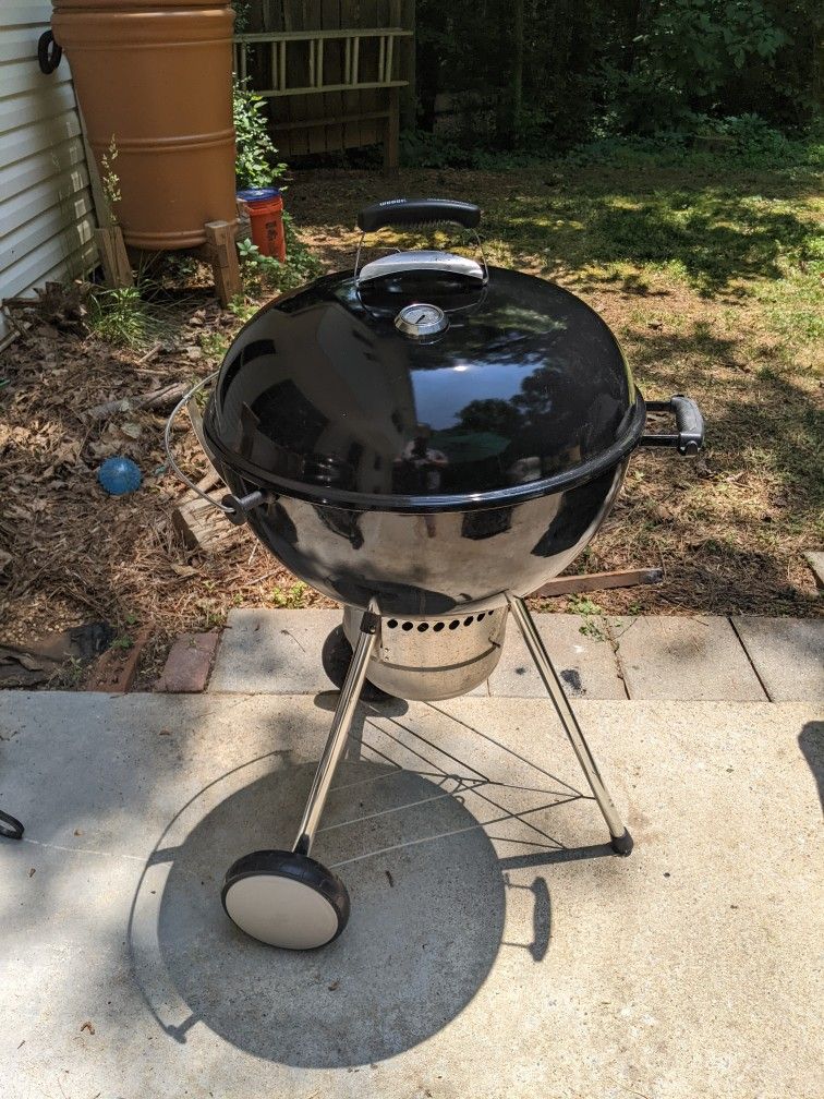 Weber Master Touch 22inch Charcoal Grill