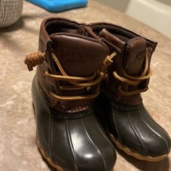 Like New Toddler Sperrys Size 7