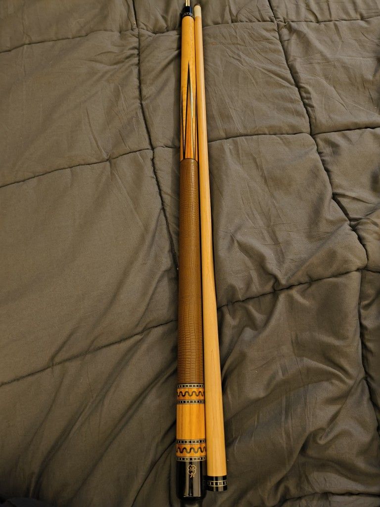 McDermott 6 Point Cue