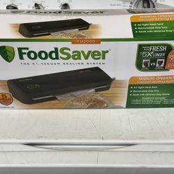 Food Saver Vacuum Sealer FM2000 Black New 