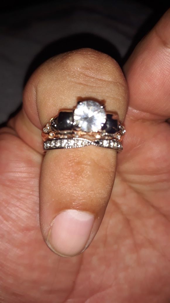 Ladies stainless steel size 9 wedding ring 2 piece set