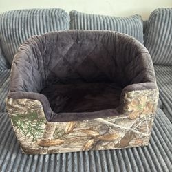 K&H Pet Products Original Bucket Booster Dog Car Seat, Belt Secured, 2 Safety Leashes, Washable Covers, Sturdy Booster for Small to Medium Pets - Larg