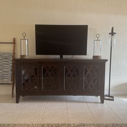 Entertainment Center/TV Console