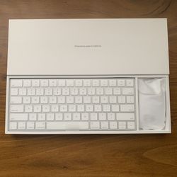 Apple Magic Keyboard And Mouse Combo - NEW