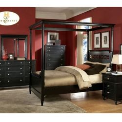 Queen Canopy Bed And Nightstands