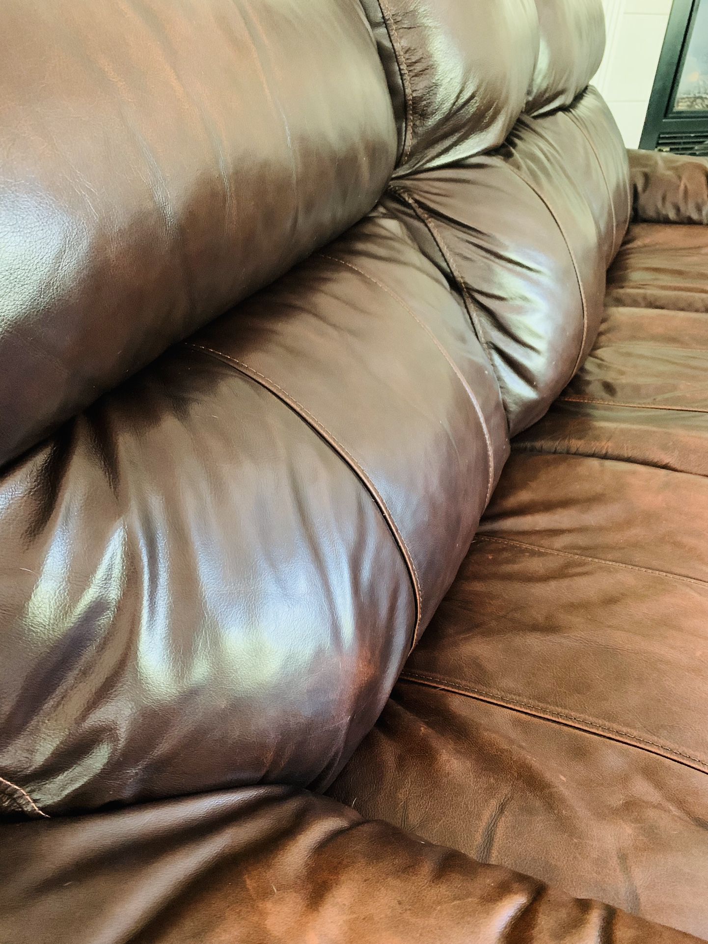 Like New, Excellent Condition Leather Electric Recliner