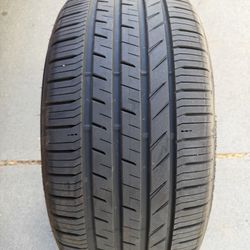 1 Toyo Tire 255/40/20
