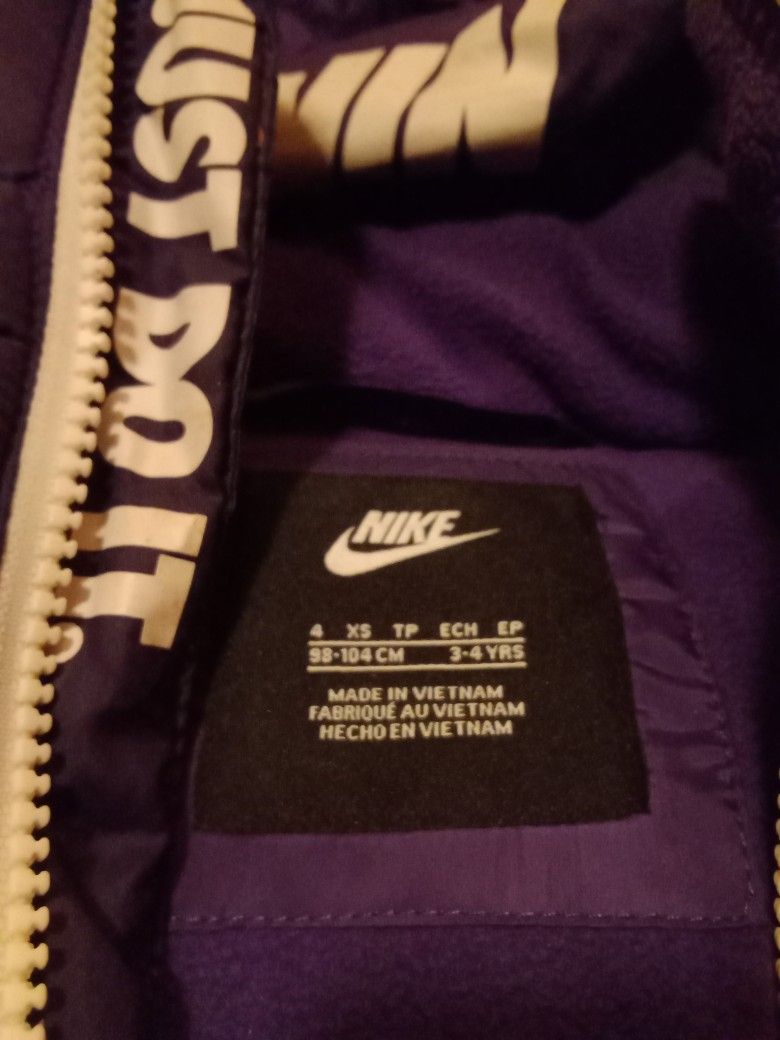 ***NIKE TODDLER BUBBLE JACKET**