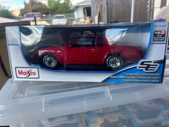 Maisto Grand National 1:18