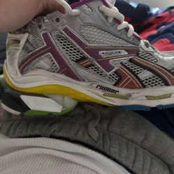 Balenciaga Runner Size 8