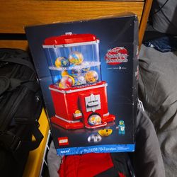LEGO 21358 Ideas Minifigure Vending Machine NEW! SEALED!  in hand