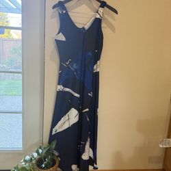 Women’s Sleeveless Dress Small Size 