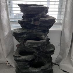 Outdoor Rock Fountain with LED Lights in Gray Stone Look