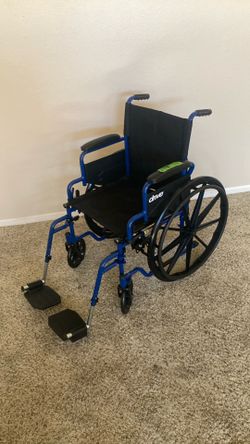 Wheelchair New 18” Seat With Footrests