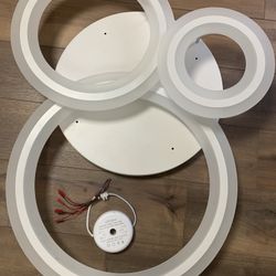 Современные люстры и подвесы