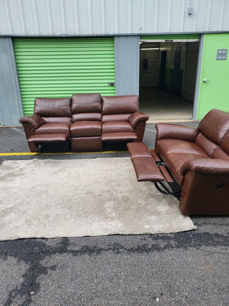 LA-Z-BOY Dark Brown Leather Sofa & Loveseat W/4 recliners (DELIVERY AVAILABLE)