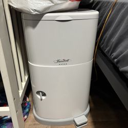 Diaper pail