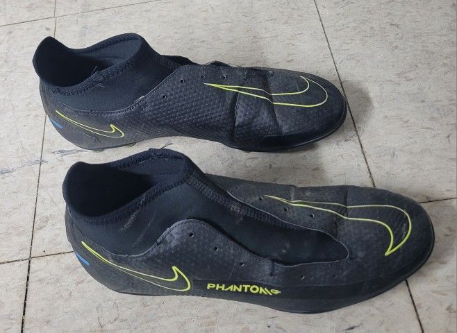 Kids Soccer Cleats (4 Different Pairs)