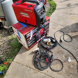 Lincoln Electric
180 Amp Weld-Pak 180i Multi-Process Stick/MIG/Flux-Core/TIG, 120V or 230V Aluminum Welder with Spool Gun sold separately
Questions