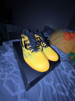 Messi Cleats Size 8 1/2