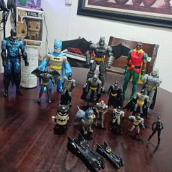 Articulated Batman set action figures.  good Condition.  FUNKO POP " SCARECROW IMPOSTER" figure, 2 metal batimovil,  and talking robin.